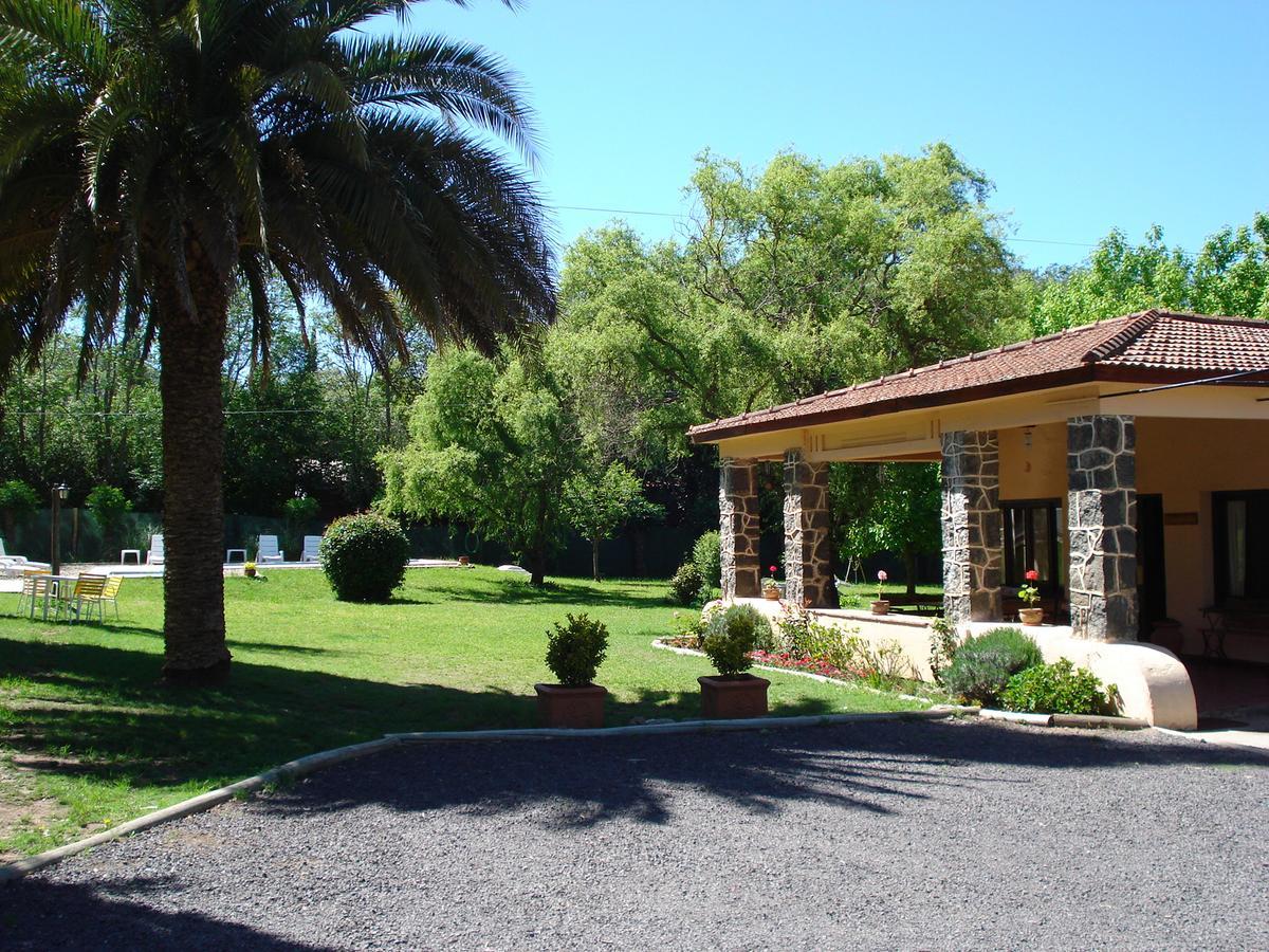 Las Acacias - Posada De Campo Вілья-Хенераль-Бельграно Екстер'єр фото